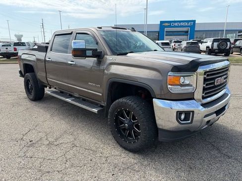 Used 2015 GMC Sierra 2500 SLT w/ Suspension Package, Off-Road AWD/4WD image 2