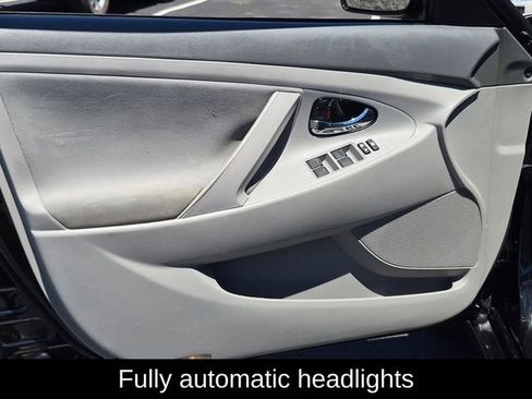 Used 2011 Toyota Camry LE FWD image 13