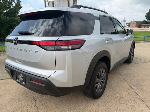 Used 2025 Nissan Pathfinder SV FWD image 6