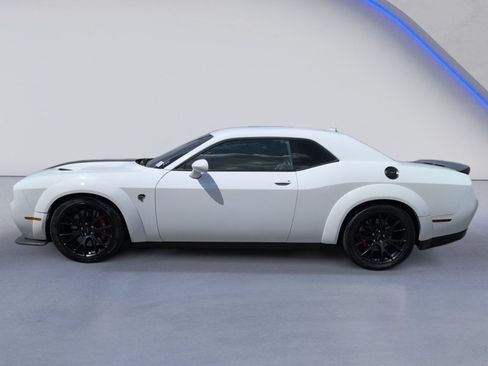 Used 2016 Dodge Challenger SRT Hellcat RWD image 5