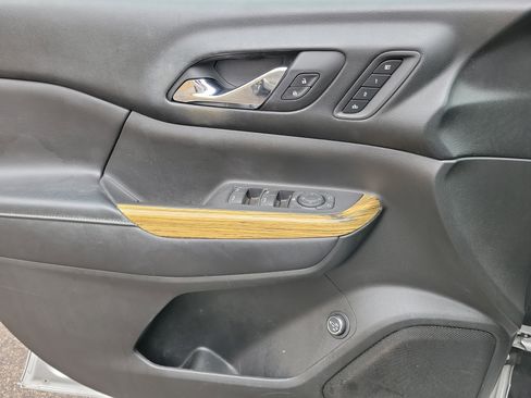 Used 2018 GMC Acadia Denali w/ Technology Package image 17