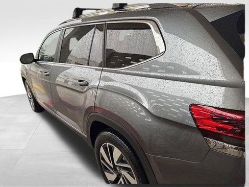 Used 2024 Volkswagen Atlas SEL image 9
