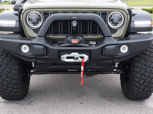 New 2025 Jeep Wrangler Unlimited Rubicon w/ Technology Group image 4