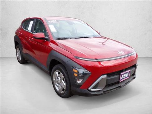 Used 2024 Hyundai Kona SE AWD/4WD image 6