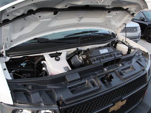 Used 2024 Chevrolet Express 3500 w/ Power Convenience Package image 30