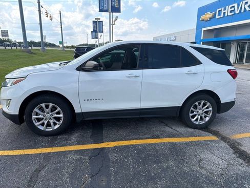 Used 2019 Chevrolet Equinox LS FWD image 4