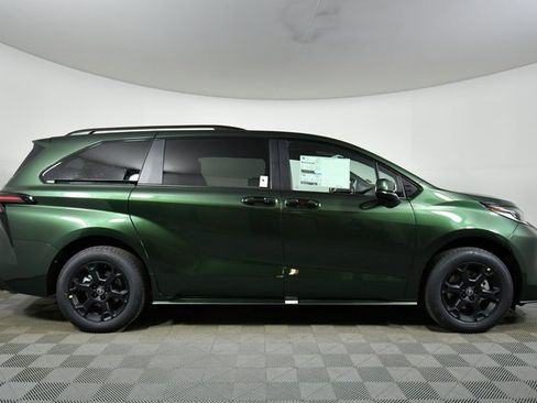 New 2026 Toyota Sienna XLE Woodland Edition image 15