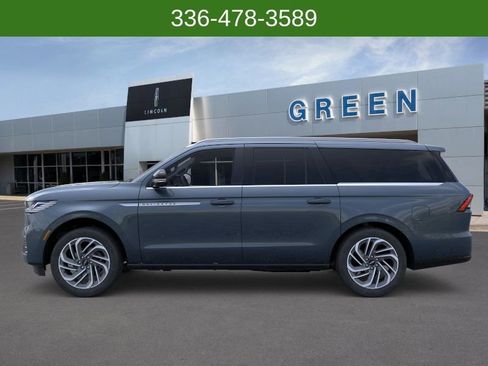 New 2026 Lincoln Navigator L Reserve AWD/4WD image 3