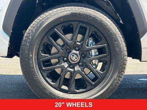 New 2026 Toyota Tundra Limited AWD/4WD image 31