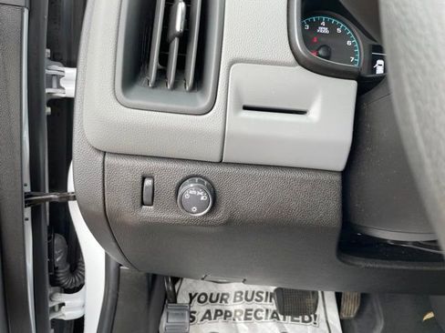 Used 2022 Chevrolet Colorado W/T w/ WT Convenience Package RWD image 19