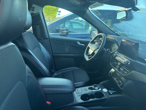 Used 2024 Ford Escape ST-Line image 3