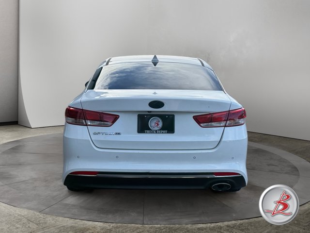 Used 2018 Kia Optima LX FWD image 6