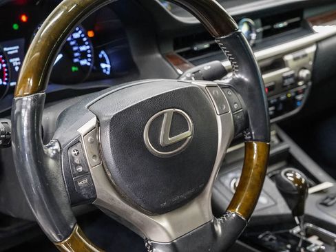 Used 2013 Lexus ES 350 w/ Premium Pkg FWD image 21
