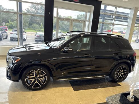 New 2026 Mercedes-Benz GLE 53 AMG Base image 2