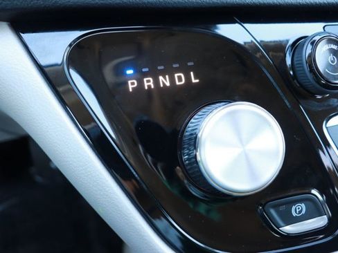 Used 2024 Chrysler Voyager LX image 16