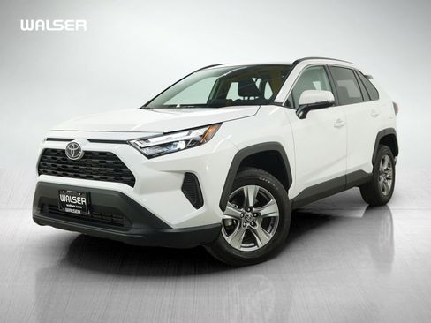 Used 2025 Toyota RAV4 XLE AWD/4WD image 1
