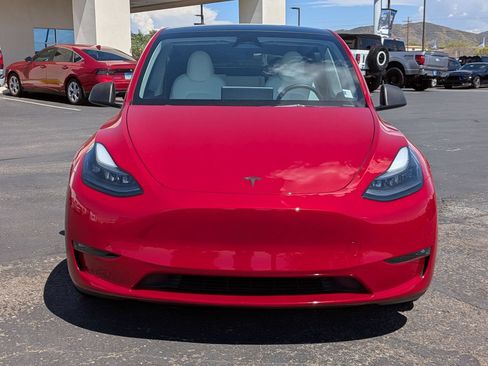 Used 2023 Tesla Model Y Performance AWD/4WD image 2