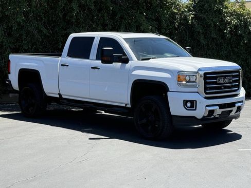 Used 2016 GMC Sierra 2500 SLT w/ Duramax Plus Package AWD/4WD image 2