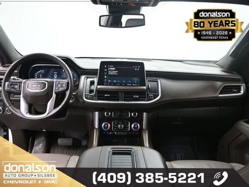 Used 2024 GMC Yukon XL SLT w/ SLT Luxury Package image 13