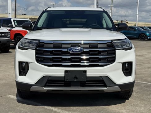 New 2026 Ford Explorer Active image 3