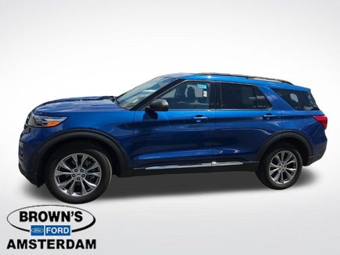 Used 2023 Ford Explorer XLT w/ Equipment Group 202A AWD/4WD image 5