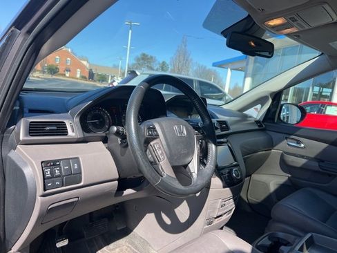 Used 2016 Honda Odyssey Touring Elite image 12