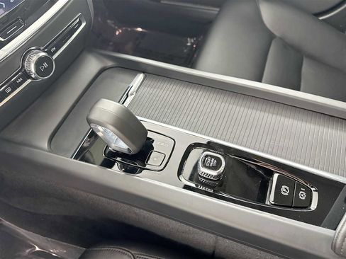 Used 2025 Volvo S60 B5 Core image 15