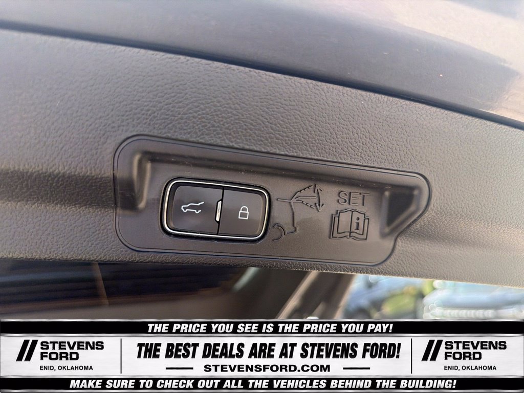 Used 2023 Ford Explorer XLT w/ Equipment Group 202A AWD/4WD image 38