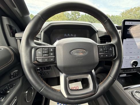Used 2024 Ford Expedition Platinum image 14