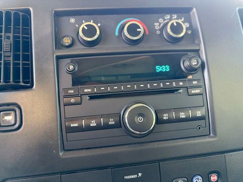 Used 2016 Chevrolet Express 3500 image 26