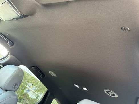 Used 2023 Buick Enclave Essence image 45