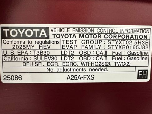Used 2025 Toyota RAV4 XLE AWD/4WD image 69