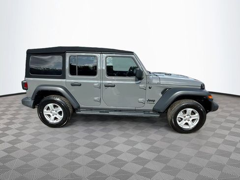 Used 2022 Jeep Wrangler Unlimited Sport AWD/4WD image 5