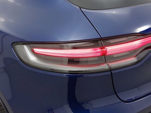 Used 2025 Porsche Macan image 35