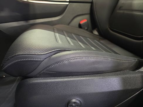 Certified 2026 Mercedes-Benz GLC 300 image 28