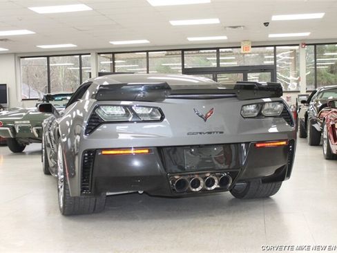 Used 2016 Chevrolet Corvette Z06 w/ 3LZ Preferred Equipment Group RWD image 10