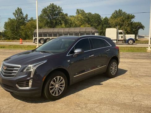 Used 2018 Cadillac XT5 Luxury w/ Driver Awareness Package image 4