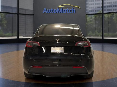 Used 2024 Tesla Model Y Long Range AWD/4WD image 9