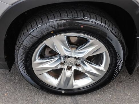 Used 2015 Toyota Highlander Limited Platinum AWD/4WD image 19
