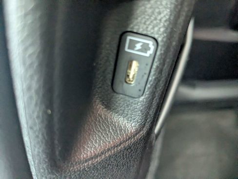 Certified 2025 Kia Sorento S AWD/4WD image 16