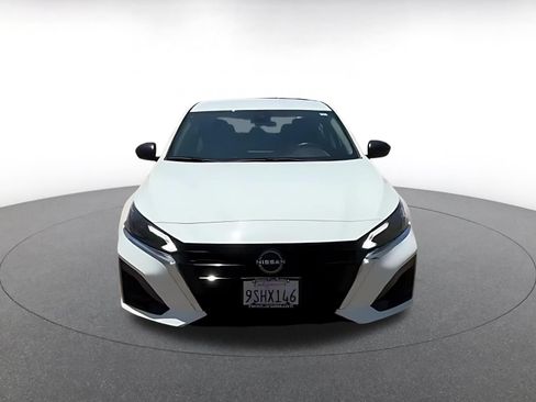 Used 2025 Nissan Altima 2.5 SV FWD image 6