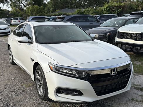 Used 2018 Honda Accord EX image 1