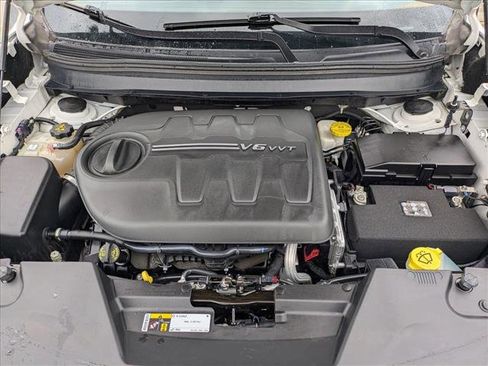 Used 2018 Jeep Cherokee Limited w/ Trailer Tow Group image 22