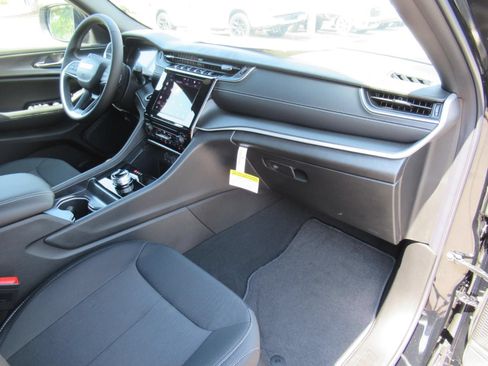 New 2026 Jeep Grand Cherokee Laredo w/ MOPAR Finishing Package RWD image 11