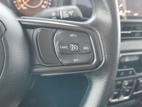 Used 2025 Jeep Gladiator Sport AWD/4WD image 29