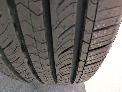 Used 2018 Jeep Compass Latitude w/ Popular Equipment Group image 9