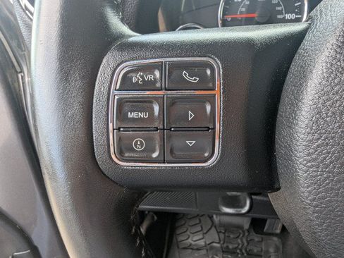 Used 2017 Jeep Wrangler Unlimited Rubicon w/ Connectivity Group AWD/4WD image 12