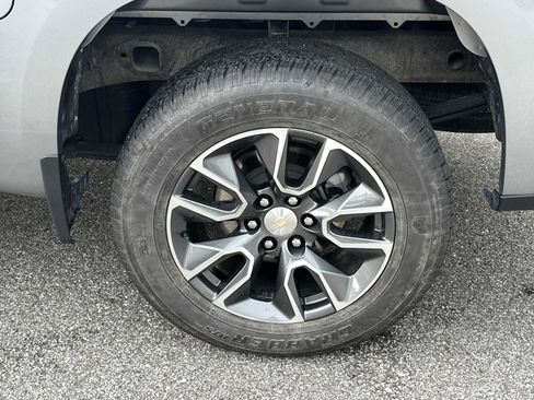 Certified 2024 Chevrolet Silverado 1500 LT AWD/4WD image 12