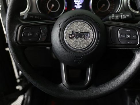 Used 2022 Jeep Wrangler Sport image 12