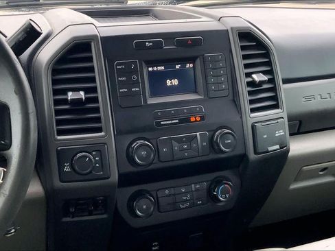 Used 2021 Ford F250 XL w/ Power Equipment Group AWD/4WD image 7